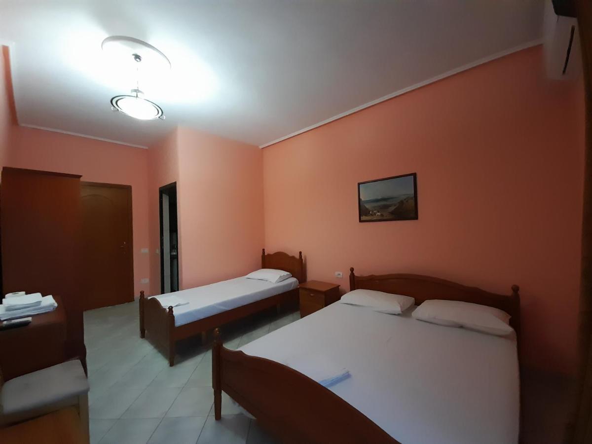 Hotel Rossi Vlore Bagian luar foto
