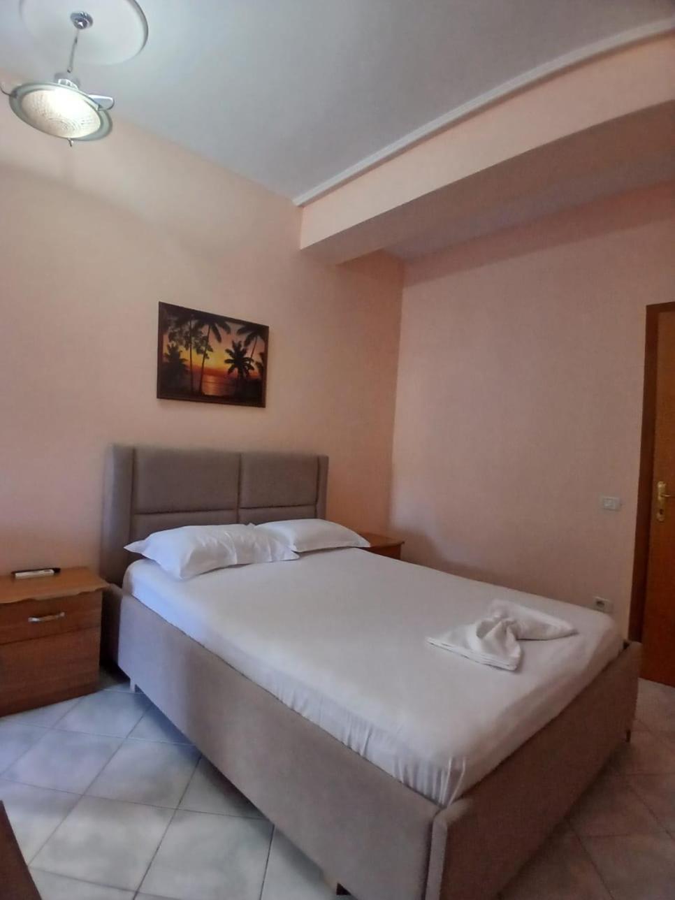 Hotel Rossi Vlore Bagian luar foto